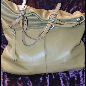 Christopher. Konleather tan satchel